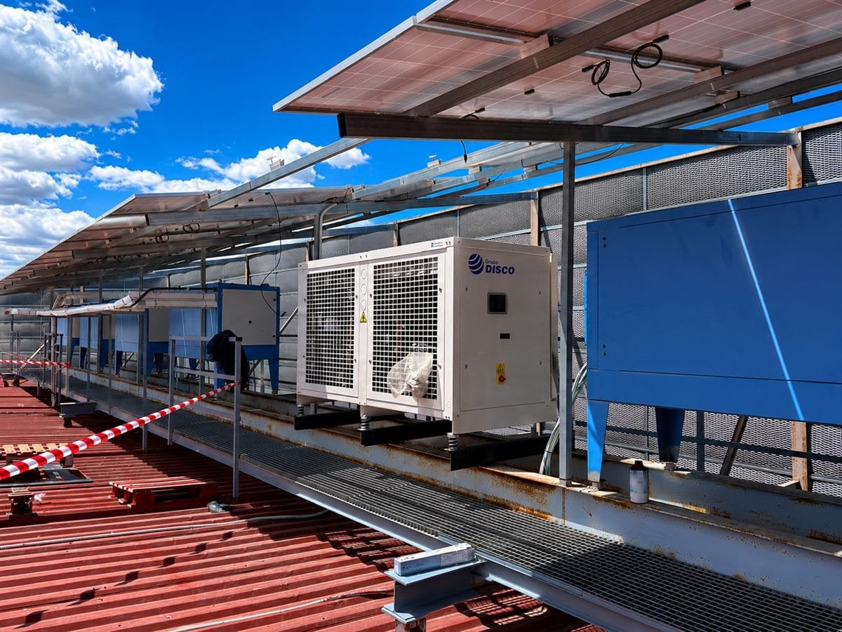 Nave industrial ARLO Distribuciones de más de 3.000 m² en Málaga con instalación integral por ITAFE · 6 cámaras frigoríficas de más de 7 metros de altura, eléctrica industrial, ventilación, climatización de oficinas e instalación solar de autoconsumo 24/7