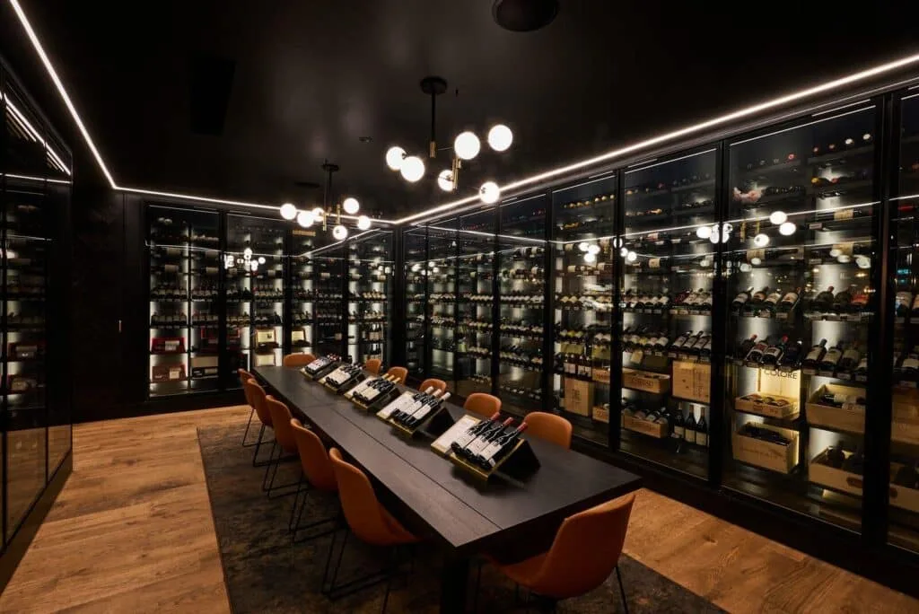 Vinoteca climatizada diseñada por ITAFE en Málaga